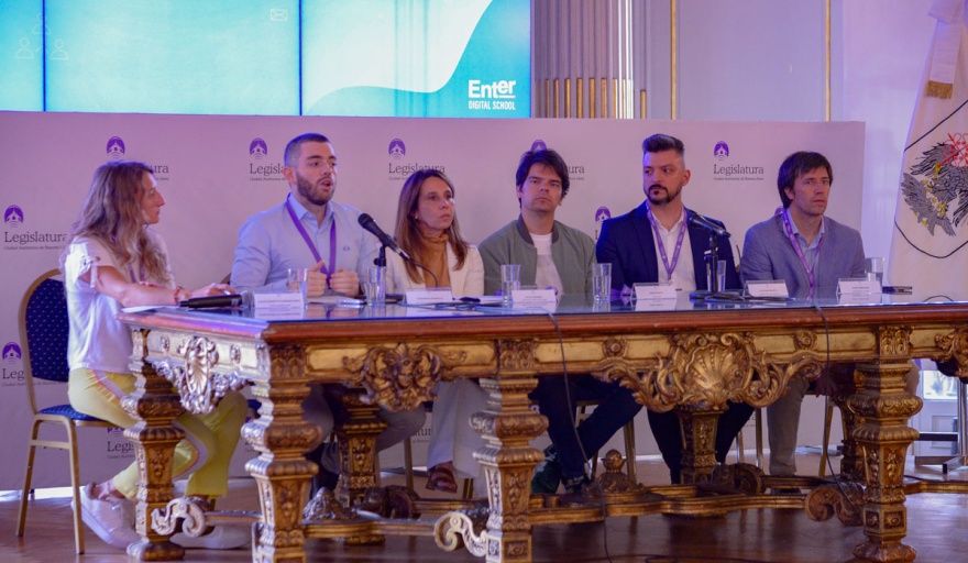 Charlas y conferencias sobre inteligencia artificial en Argentina